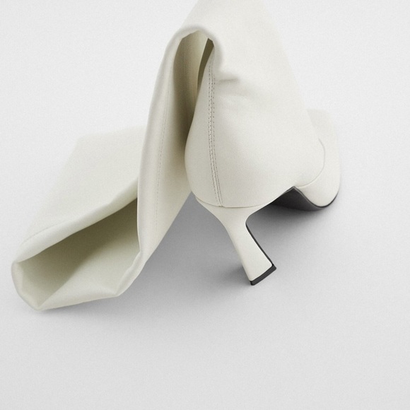 ZARA Geometrical Heel High Shaft Boots - Picture 2 of 8